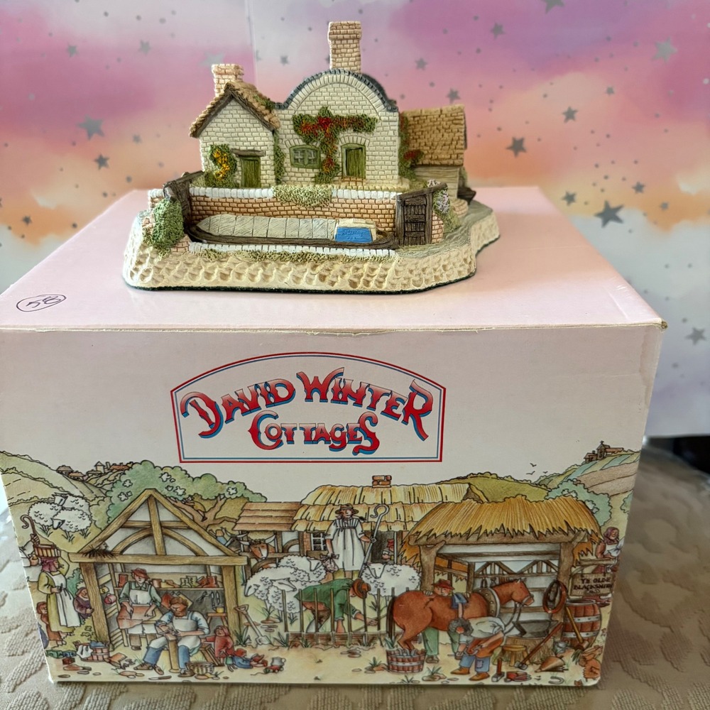David Winter Cottages Lock Keepers Cottage 1987 Midlands Collection with Box
